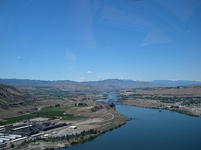 Approaching Wenatchee from Downriver