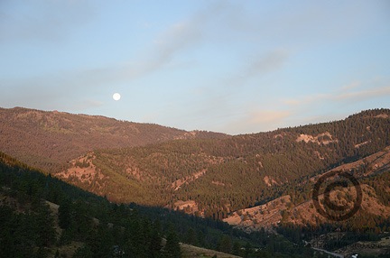 Moonset over Squilchuck