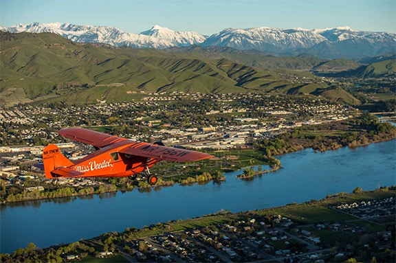 Miss Veedol Over Columbia River